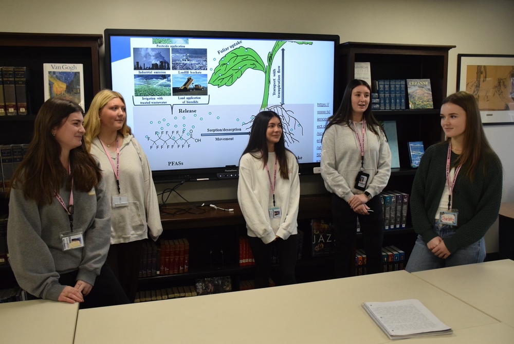 MHS students presenting AP Seminar projects