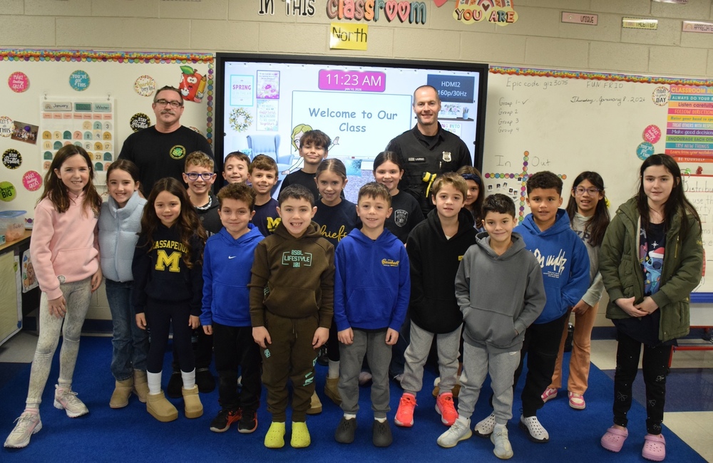 Students celebrating Law Enforcement Appreciation Day