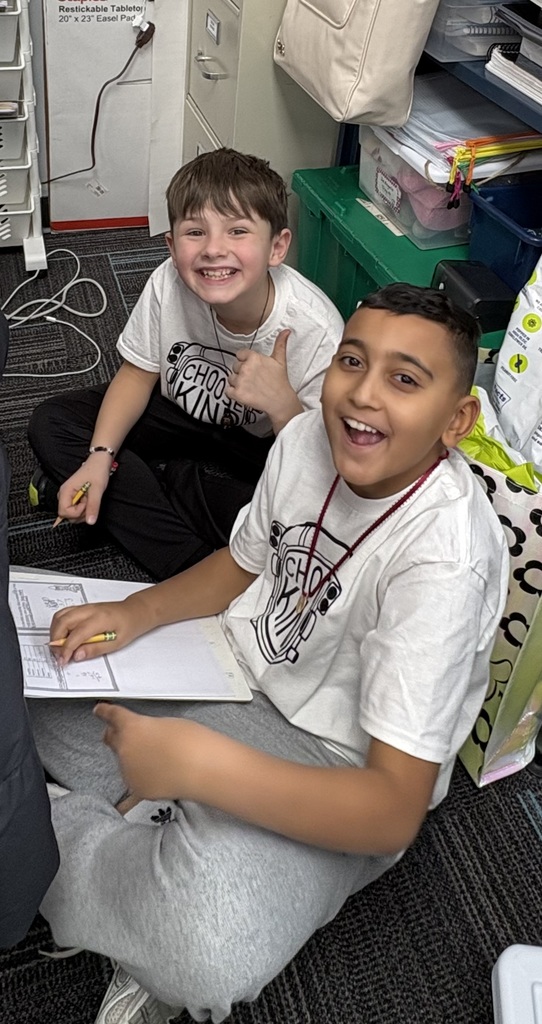 302 traveled to space to celebrate reading the book, Wonder as well as finishing Wit and Wisdom’s Module 2 space unit. Students wrote thank you cards to people who are not often thanked around school, as well as solved word problems at each planet!
