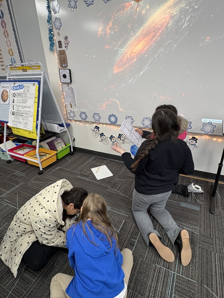 302 traveled to space to celebrate reading the book, Wonder as well as finishing Wit and Wisdom’s Module 2 space unit. Students wrote thank you cards to people who are not often thanked around school, as well as solved word problems at each planet!