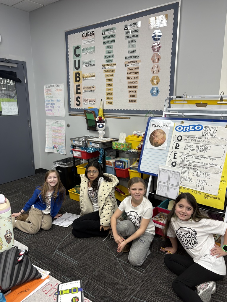 302 traveled to space to celebrate reading the book, Wonder as well as finishing Wit and Wisdom’s Module 2 space unit. Students wrote thank you cards to people who are not often thanked around school, as well as solved word problems at each planet!