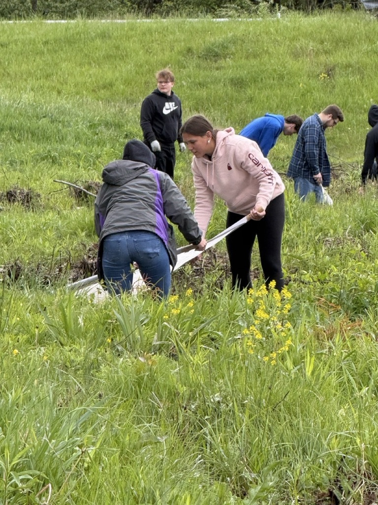 Mathews Biology Students Conduct Stream Study