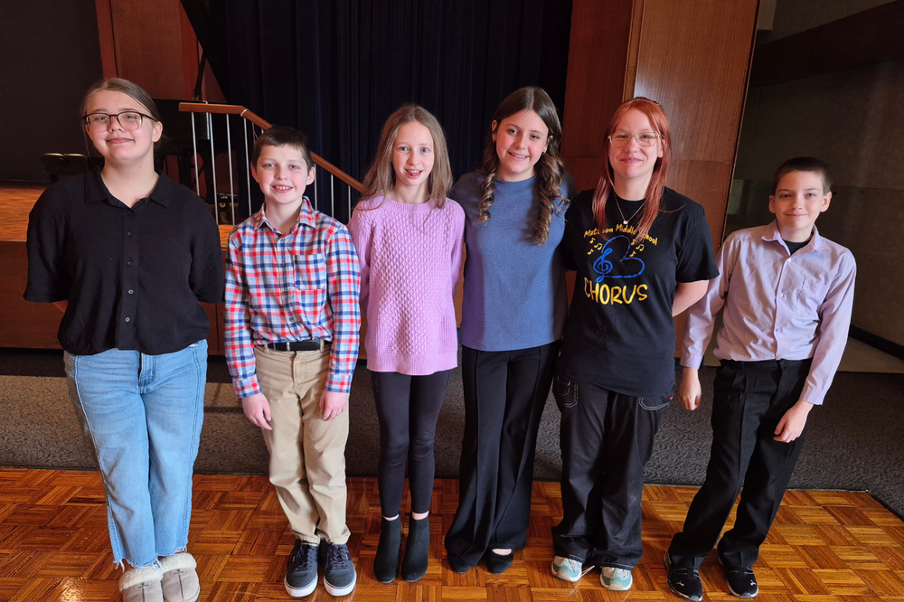 Six MMS chorus students at EGM festival