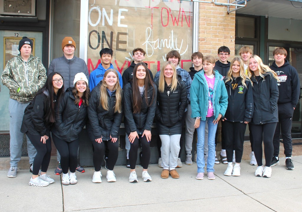 It's beginning to look a lot like....the holidays are coming!! Shout out to our Interact students and our Cool Kids for putting in the time on this chilly morning to help decorate our beautiful Main Street in partnership with Main Street Mayville, Inc. We can’t wait to see it all lit up!!  #mayvillecardinals #mayvilleschools #cardinalpride