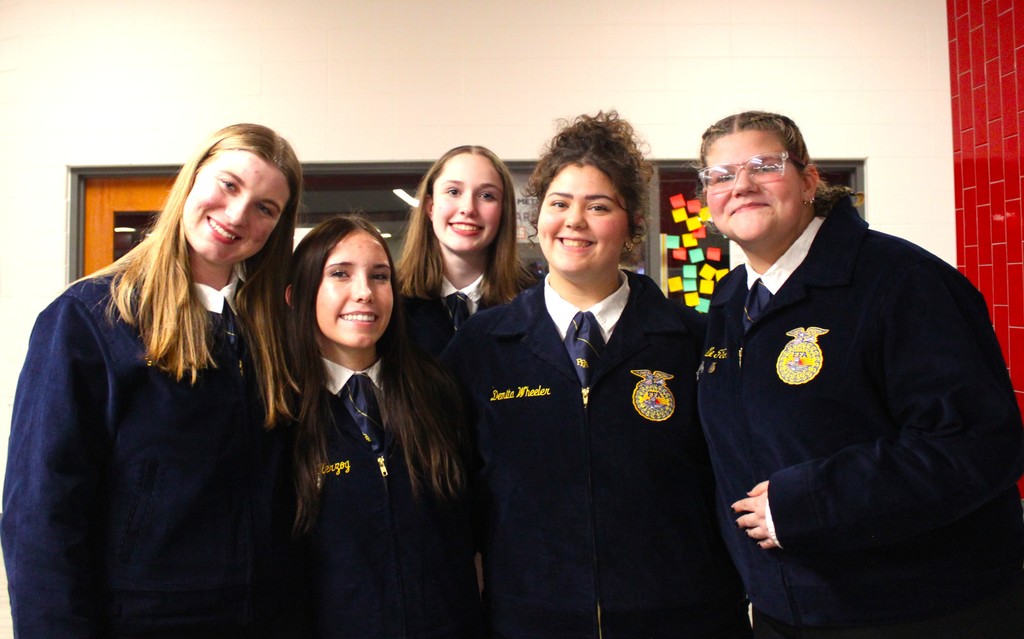 FFA students smiling for photo