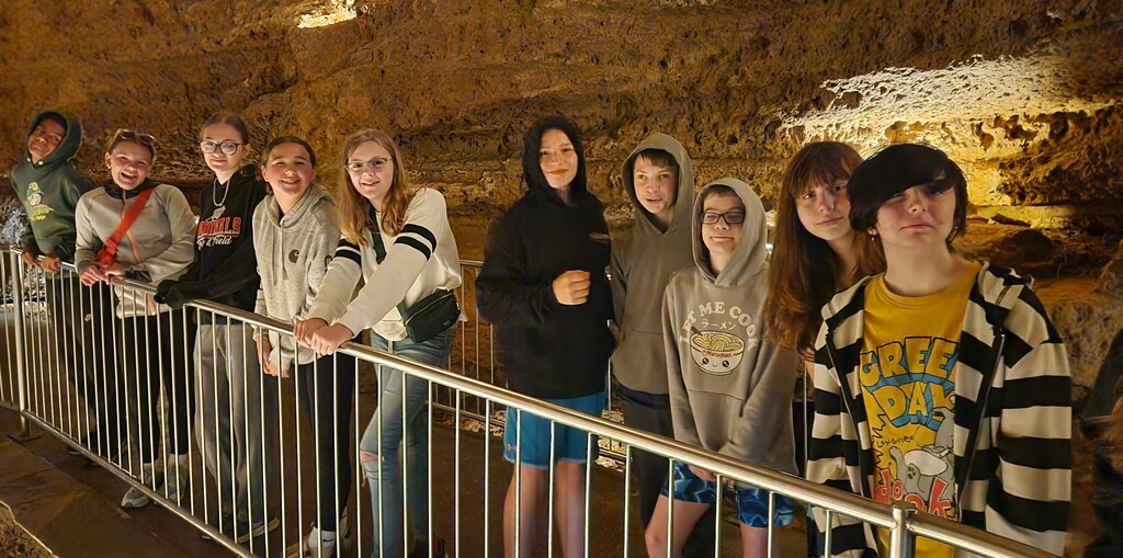 Students at Cave of the Mounds field trip