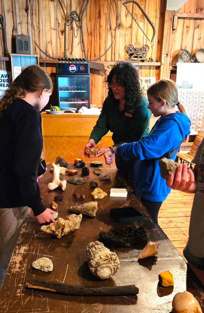 Students at Cave of the Mounds field trip