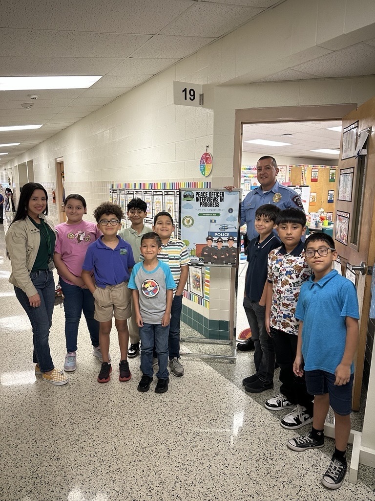 Houstonville Peace Officers posing with Sgt. Balli and Counselor Cantu.