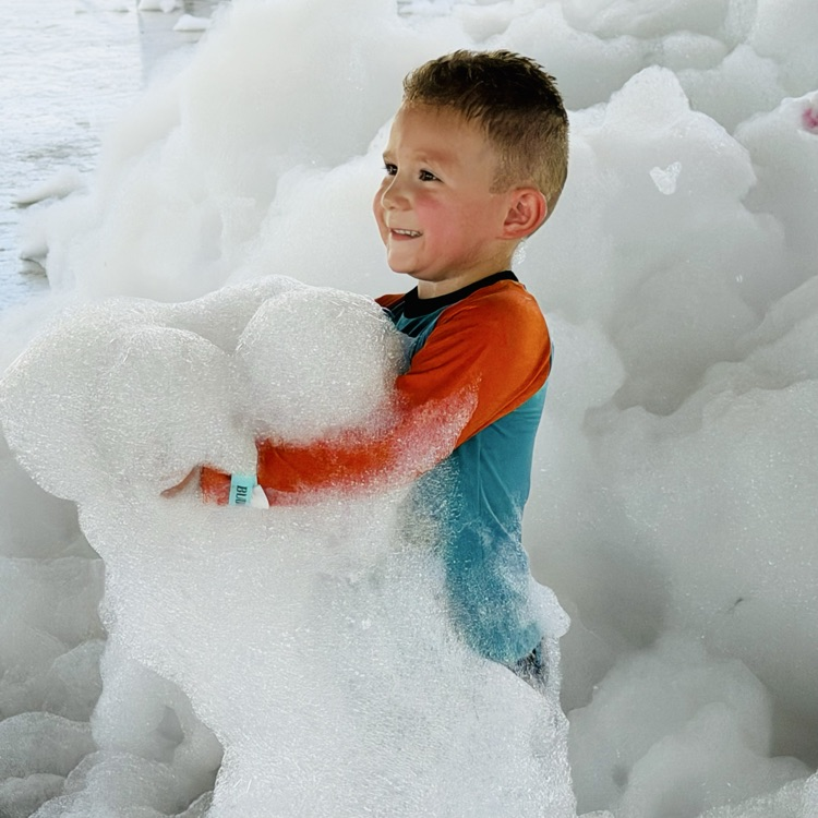 Dance & Foam Party