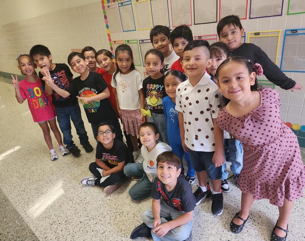 Kids posing for International Dot Day!
