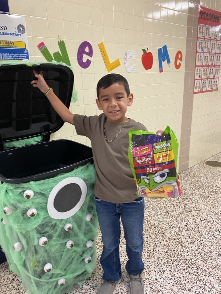 Leandro Feeds the Candy Monster