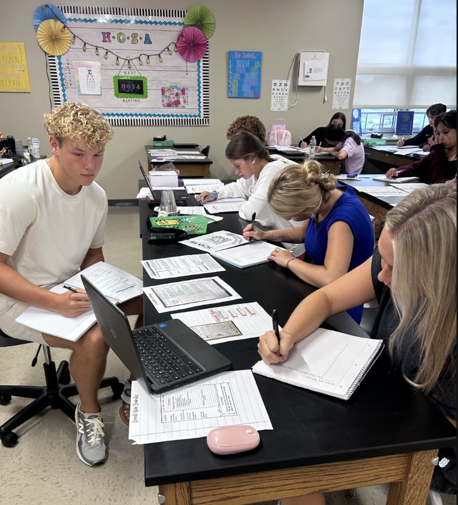 Last week, students in Mrs. Heisner’s Medical Terminology class explored different ways to take notes while learning about the human body!