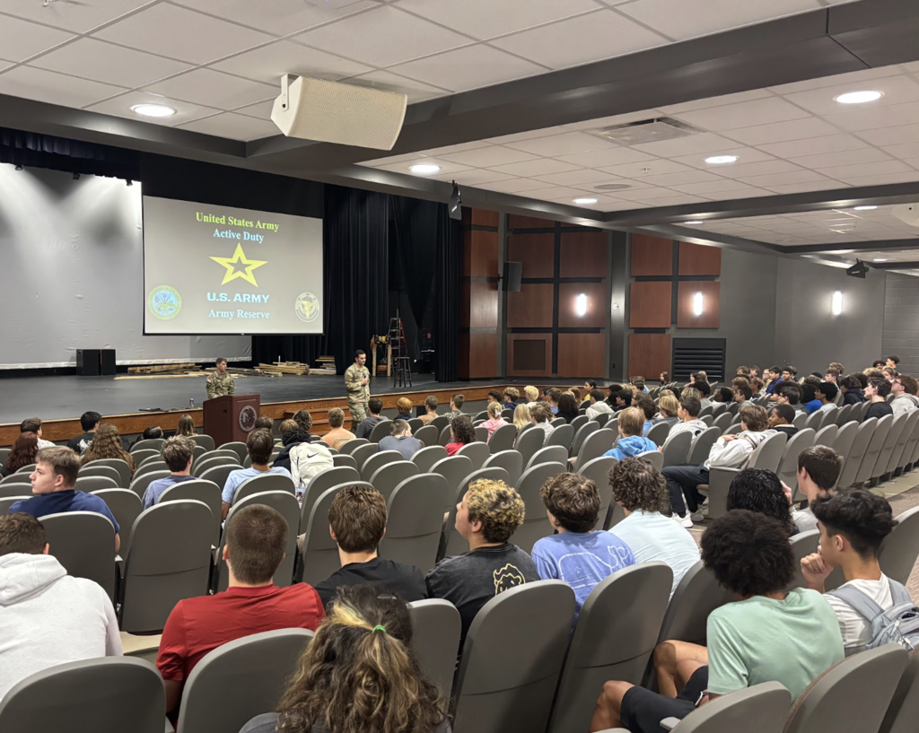 🇺🇸 Exploring Opportunities Beyond High School! This week, students had the opportunity to hear from representatives of the U.S. Army during HERD time and learn more about the career, education, training, and service opportunities available after graduation. HERD is a great time for our Mustangs to explore the many paths available after high school and begin thinking about what their future could look like. We appreciate the U.S. Army for spending time with our students and sharing another option for life after MCHS!