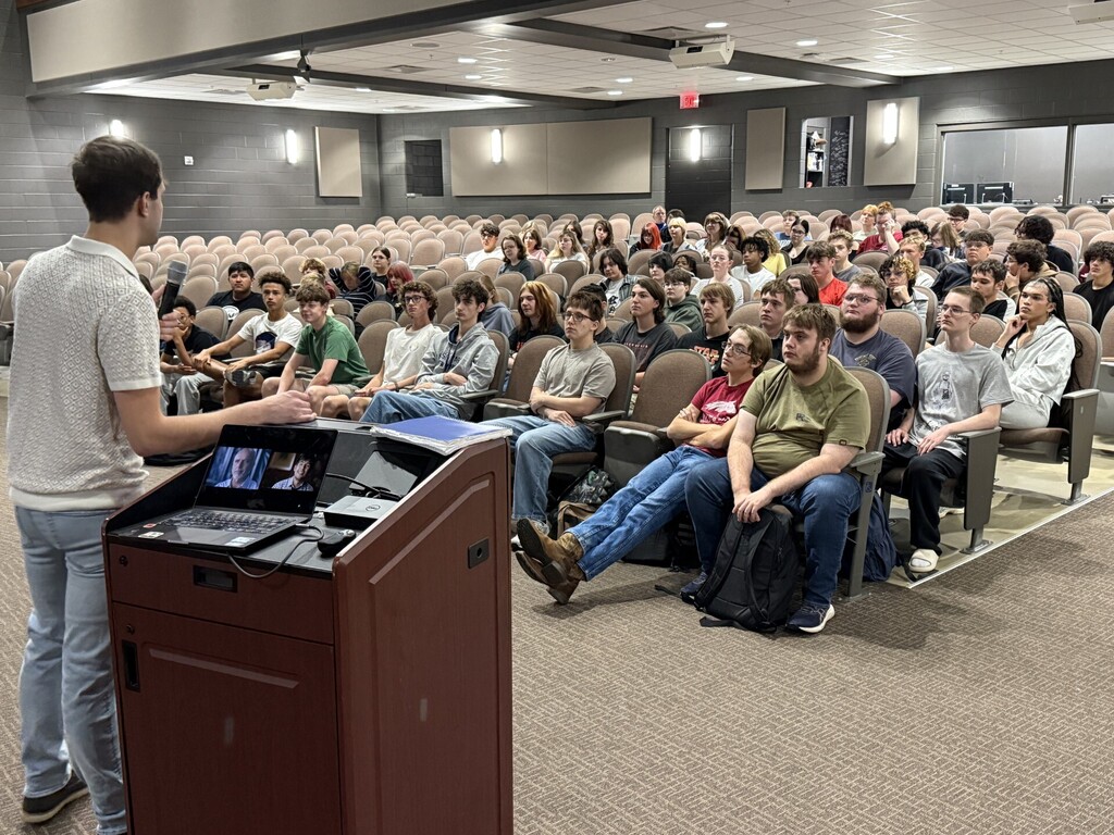 Former Mustang and Media Arts student Chandler Newsome (’23) returned to MCHS to share his experience working in the film industry! He talked with students about breaking into the business, the grind of finding jobs, and his work as a gaffer and grip.