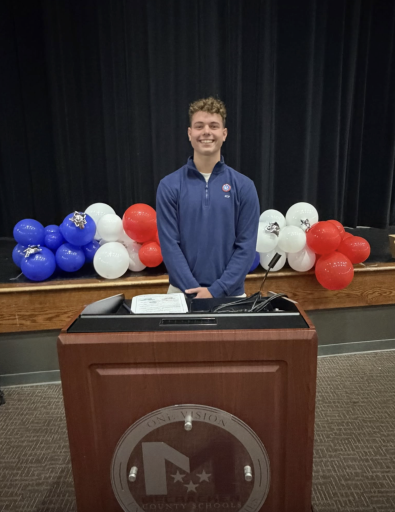 Thanks to Grant Seaton, who organized a Voter Registration Drive, students who will be 18 by Kentucky’s November 3 General Election also had the opportunity to register to vote. Kentucky allows eligible individuals to register at age 17 if they will turn 18 by the General Election.