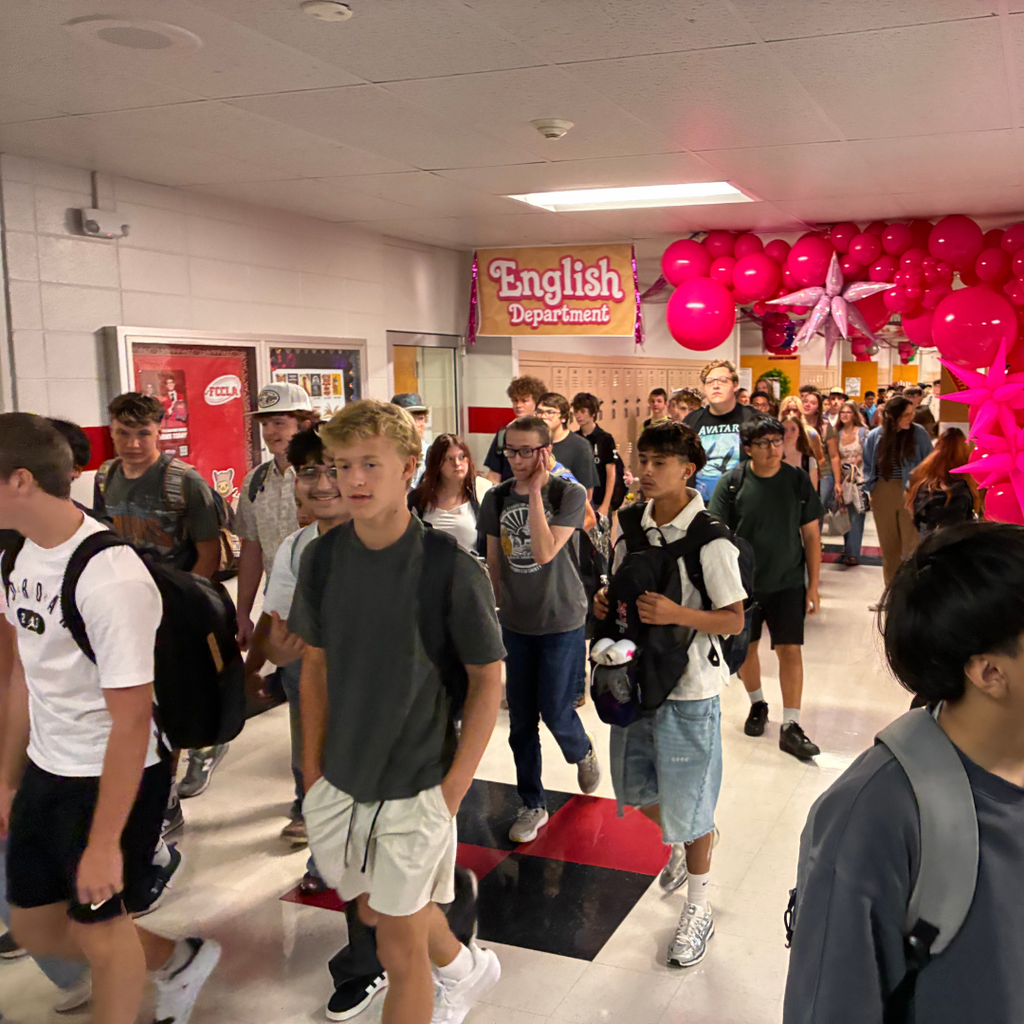MCHS Hallways are full