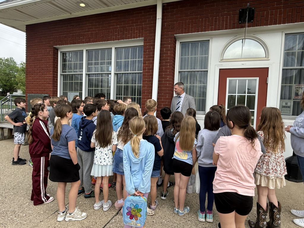 Our third graders had an exciting and educational day on Friday, April 17th as they walked to the McDonald Village Offices to learn more about local government and the important roles of the police and fire departments in our community. Students also enjoyed having lunch with Mayor Lewis! 📸 Picture with Mayor Lewis — Mrs. DeChellis’s Class 📸 Picture with the Police Department — Mrs. Grewell’s Class 📸 Picture with the Fire Department — Mrs. Worrell’s Class Thank you to the Village of McDonald, the police department, fire department, and Mayor Lewis for welcoming our students and making this a memorable experience!