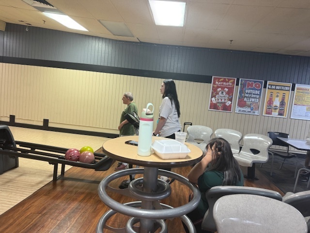 Studens at bowling alley