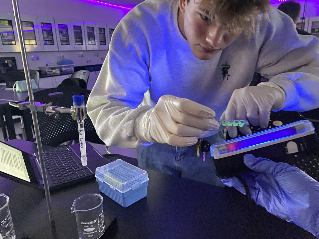 Mason Singer, Class of 2024, took all four biomedical science classes while at McHenry High School