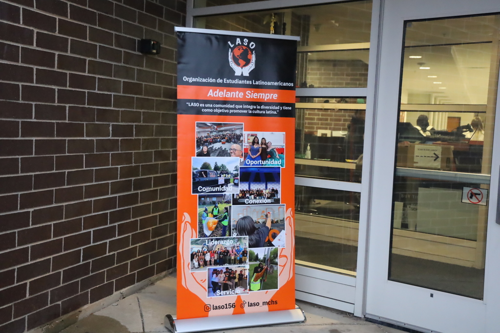 LASO Banner Organacion de Estudiantes Latino Americanos Adelante Siempre "LASO es una comunidad que integra la diversida y tiene como objectivo promover la cultura latina." Oportunidad, comunidad, conexión, liderazgo, servicio lnstagram: laso156 TikTok: laso_mchs