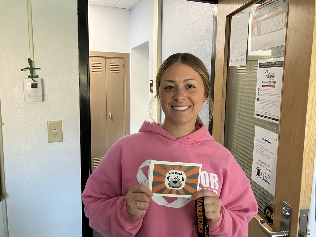 Kailyn Nuttall holding "you rock card"