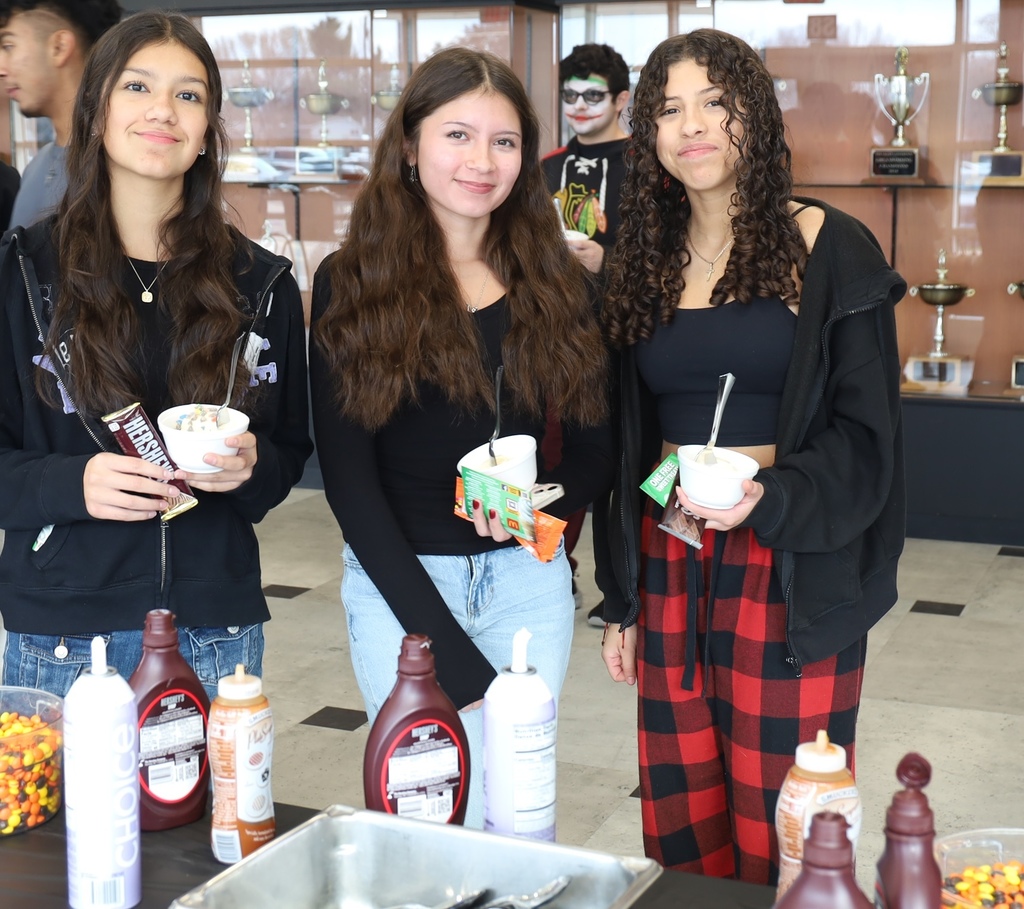 Students with ice cream