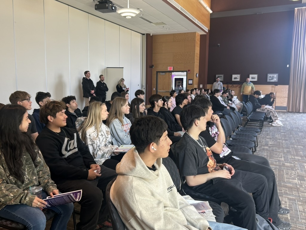 Sophomore AVID students visit UW-Whitewater on April 28