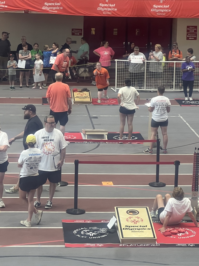 Ellie playing cornhole