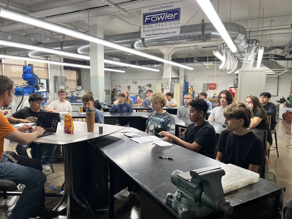 Photo of Freshman Campus Metals class
