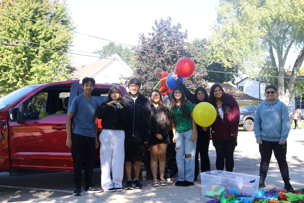 Latin-American Student Organization with their homecoming float