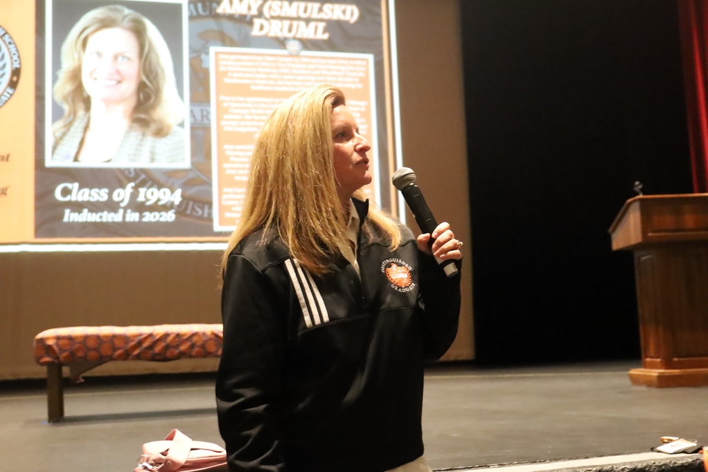 Amy Druml, MCHS 2026 Distinguished Graduate, speaks to students at school