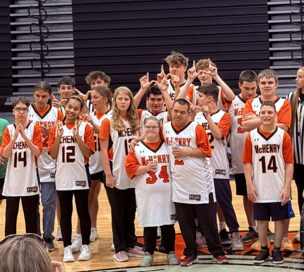 MCHS students posing