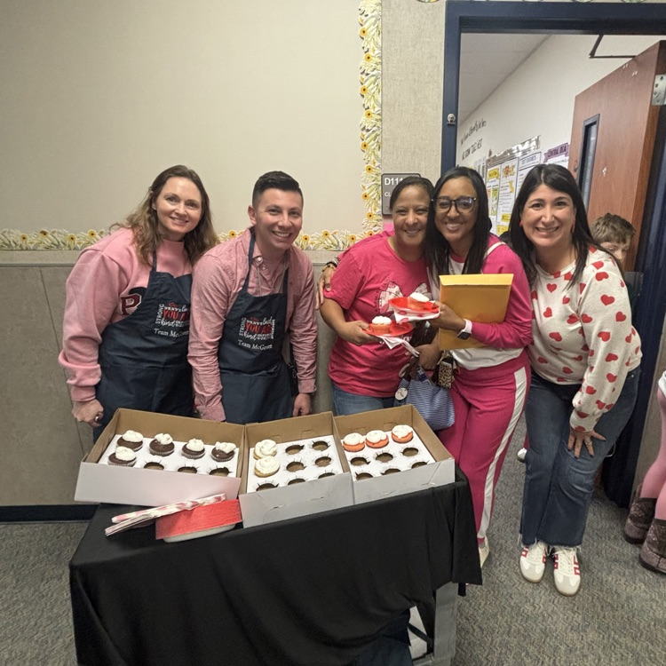 3rd grade teachers with cupcake cart