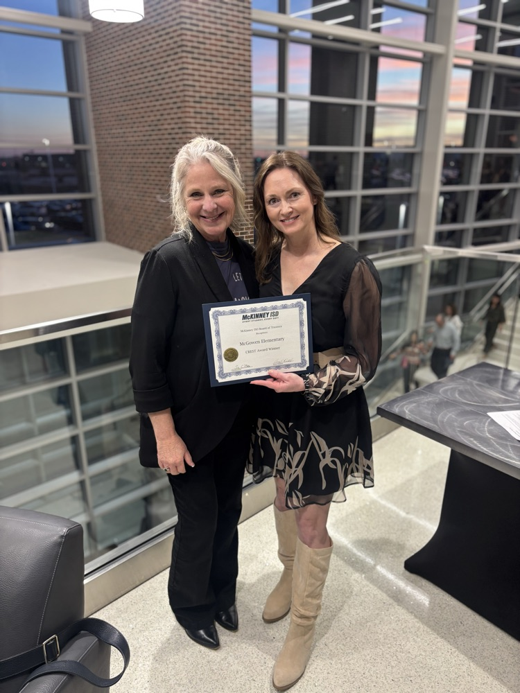 Mrs. de Leon and Mrs. Luyster at the MISD board meeting