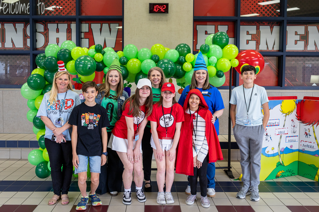 members of Minshew administration and student council in costumes