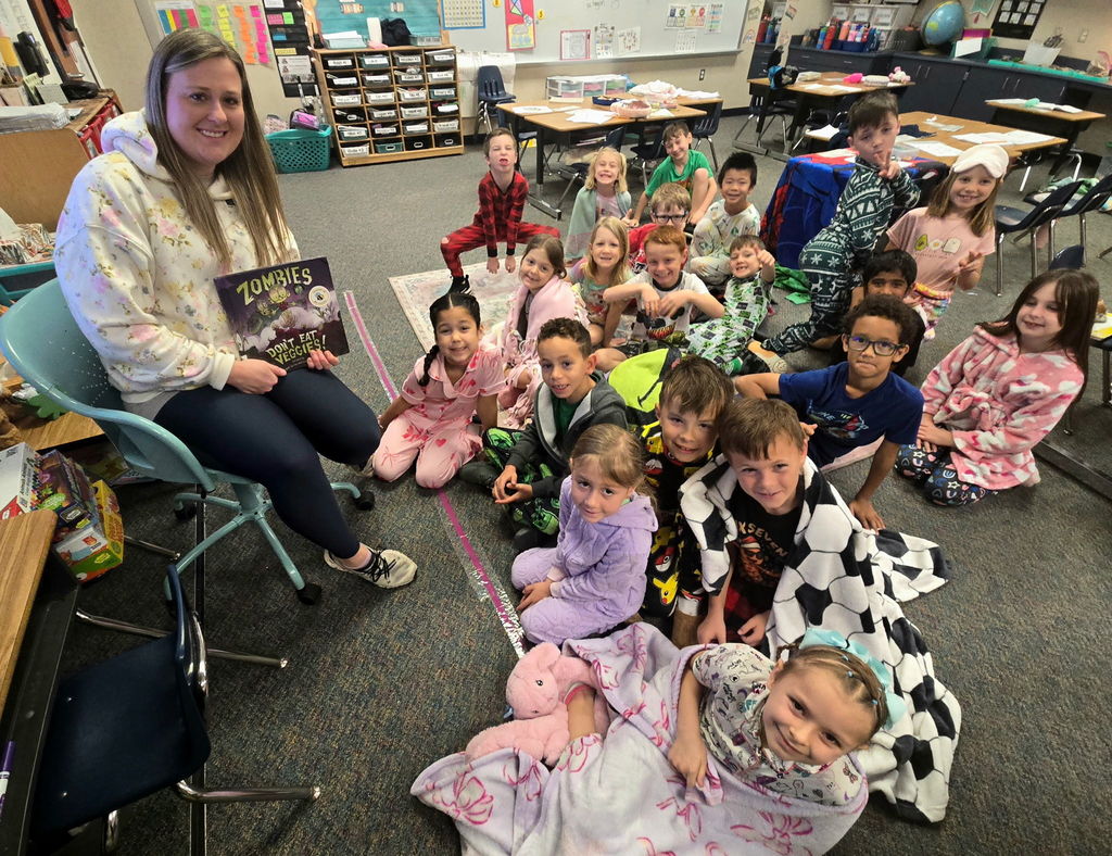 Mystery Reader in Mrs. Pemberton's 1st grade class.