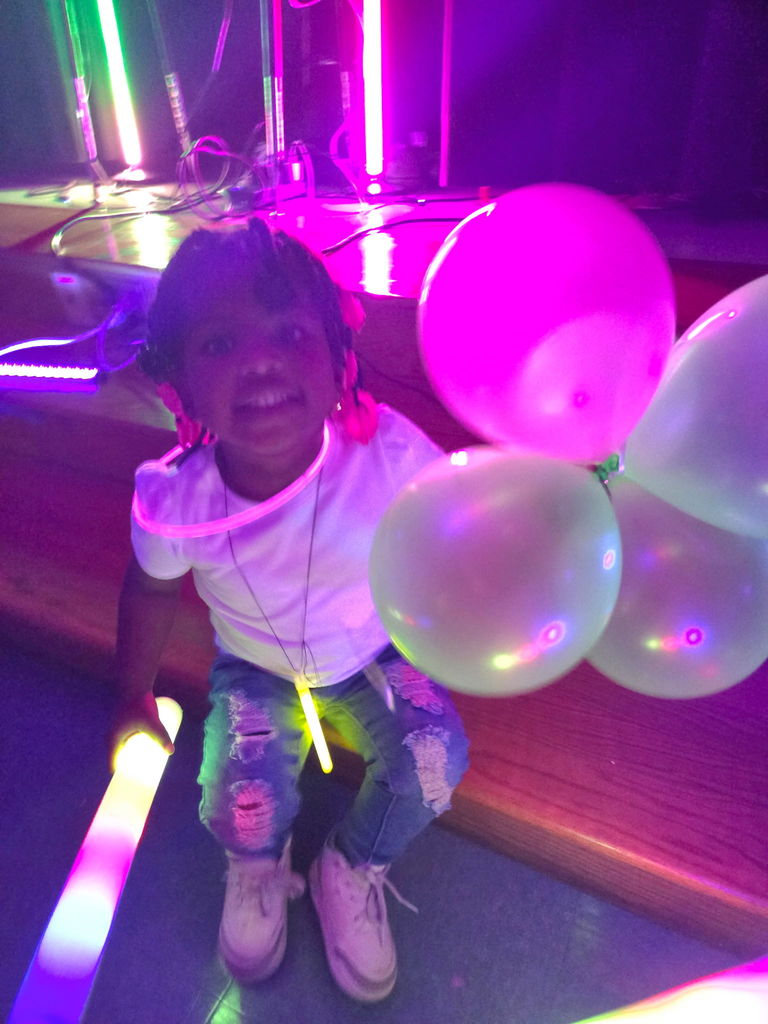 Press Family Glow Dance 7