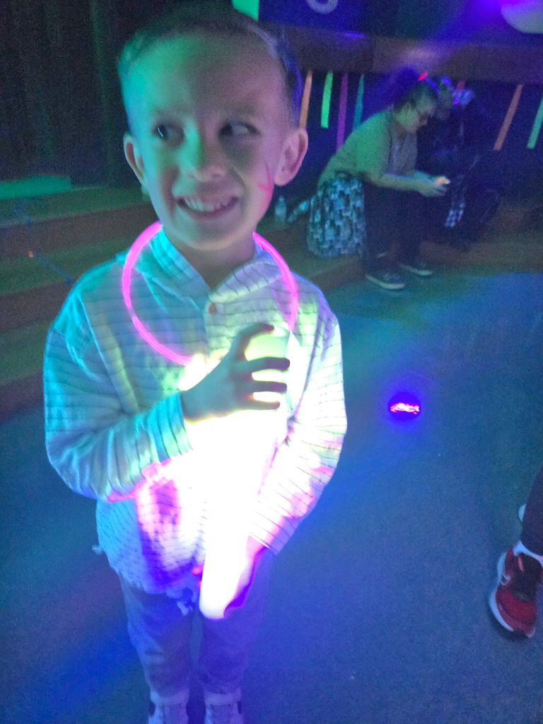 Press Family Glow Dance 8