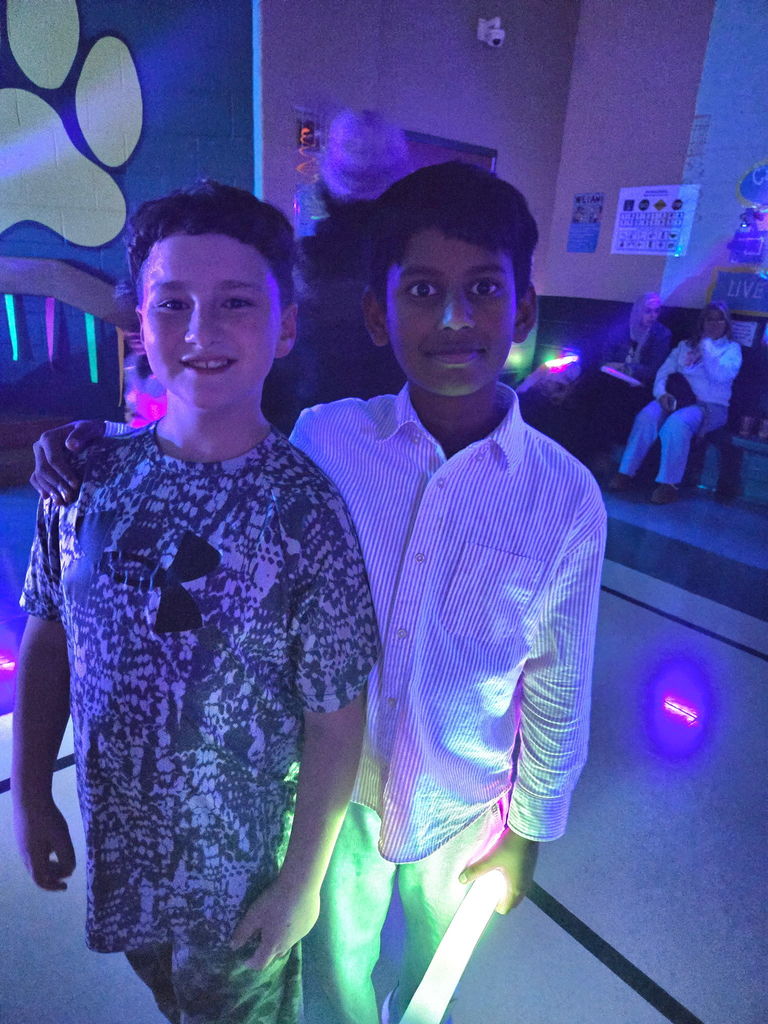 Press Family Glow Dance 9