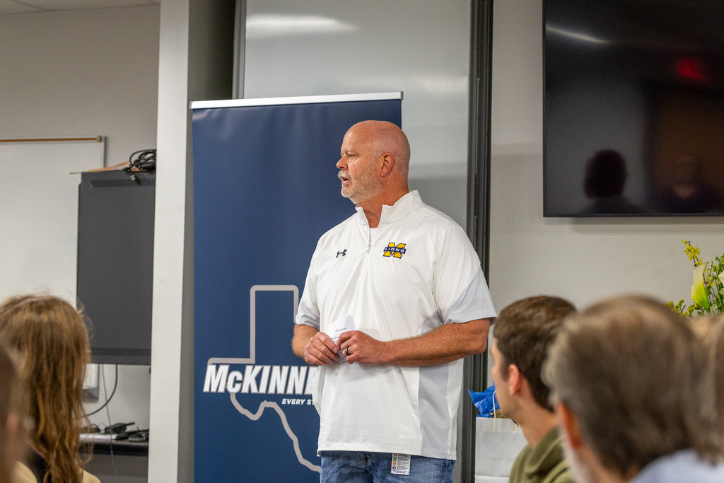 Pratt speaking to the group