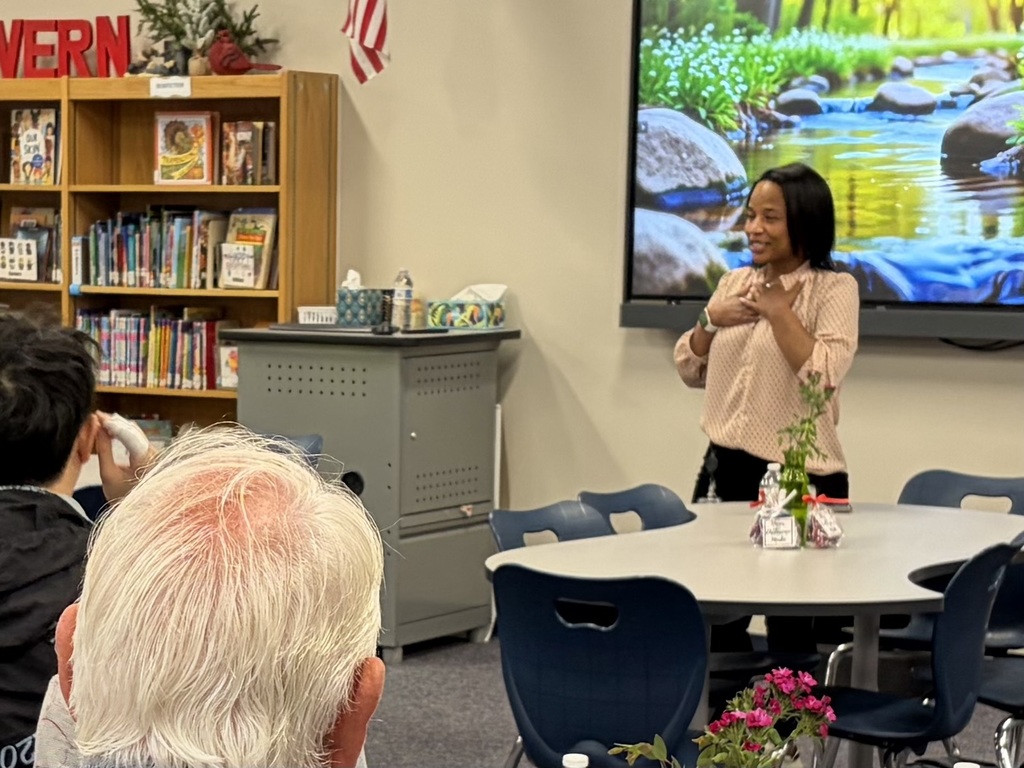 Malvern principal, Inetra Nelson, thanking Malvern volunteers