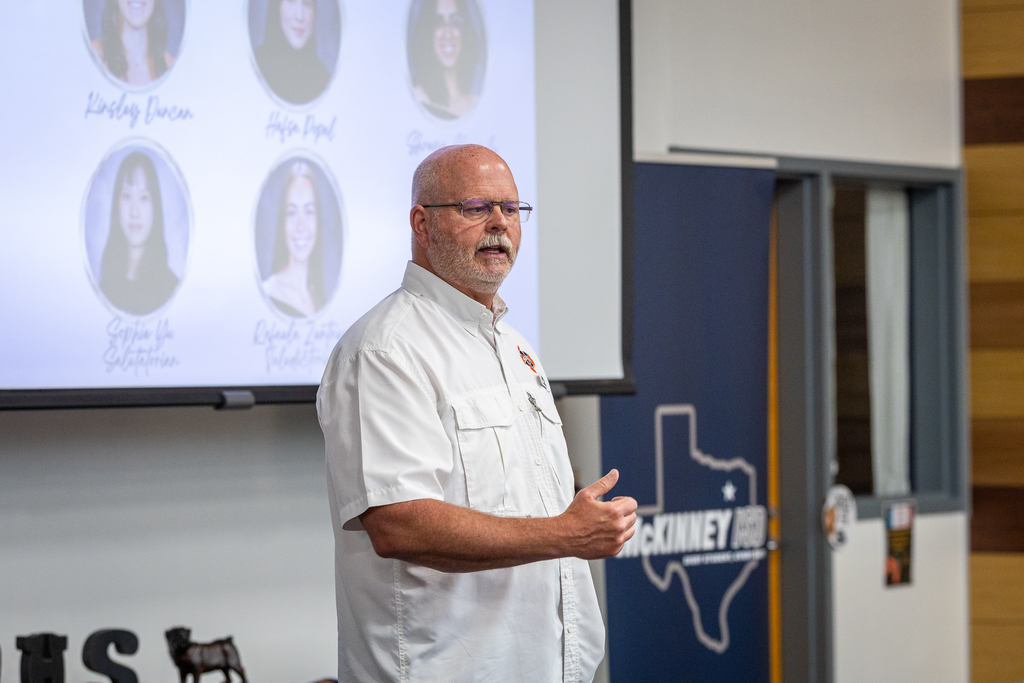 Pratt Speaking to group