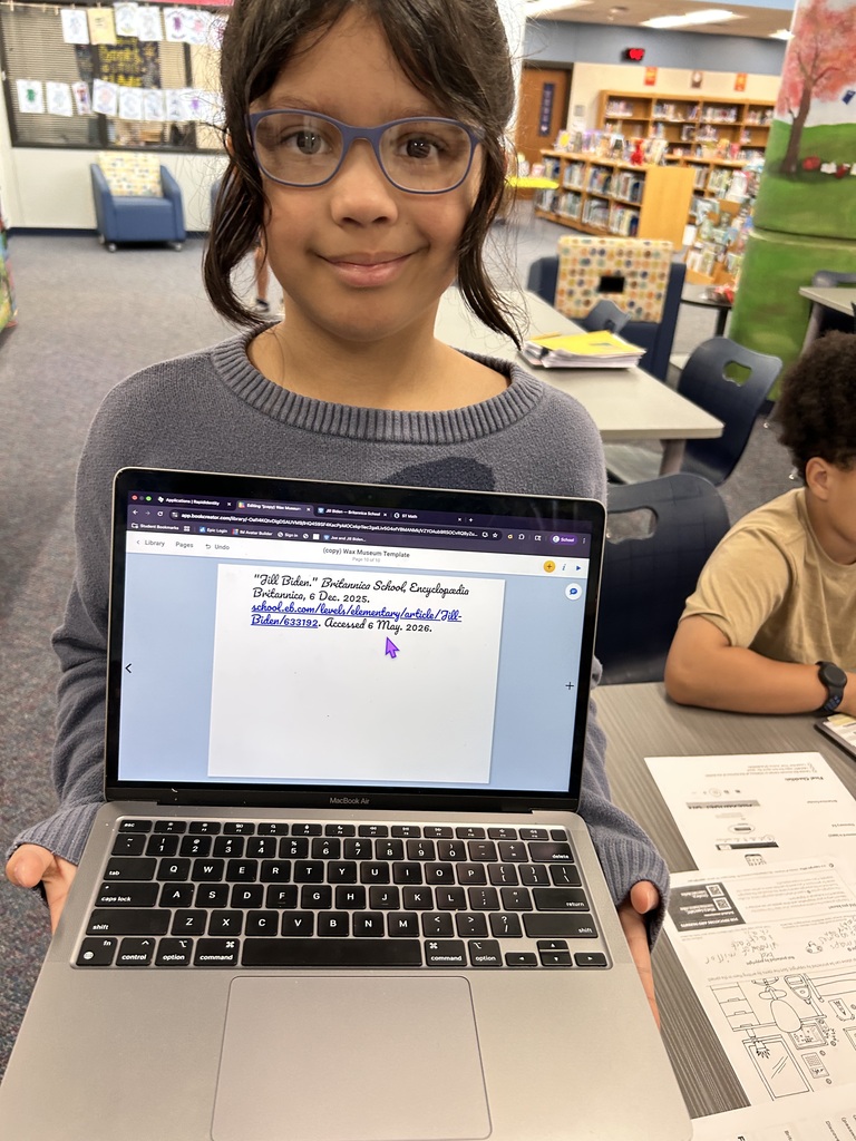 3rd graders working on their Living History Museum projects.