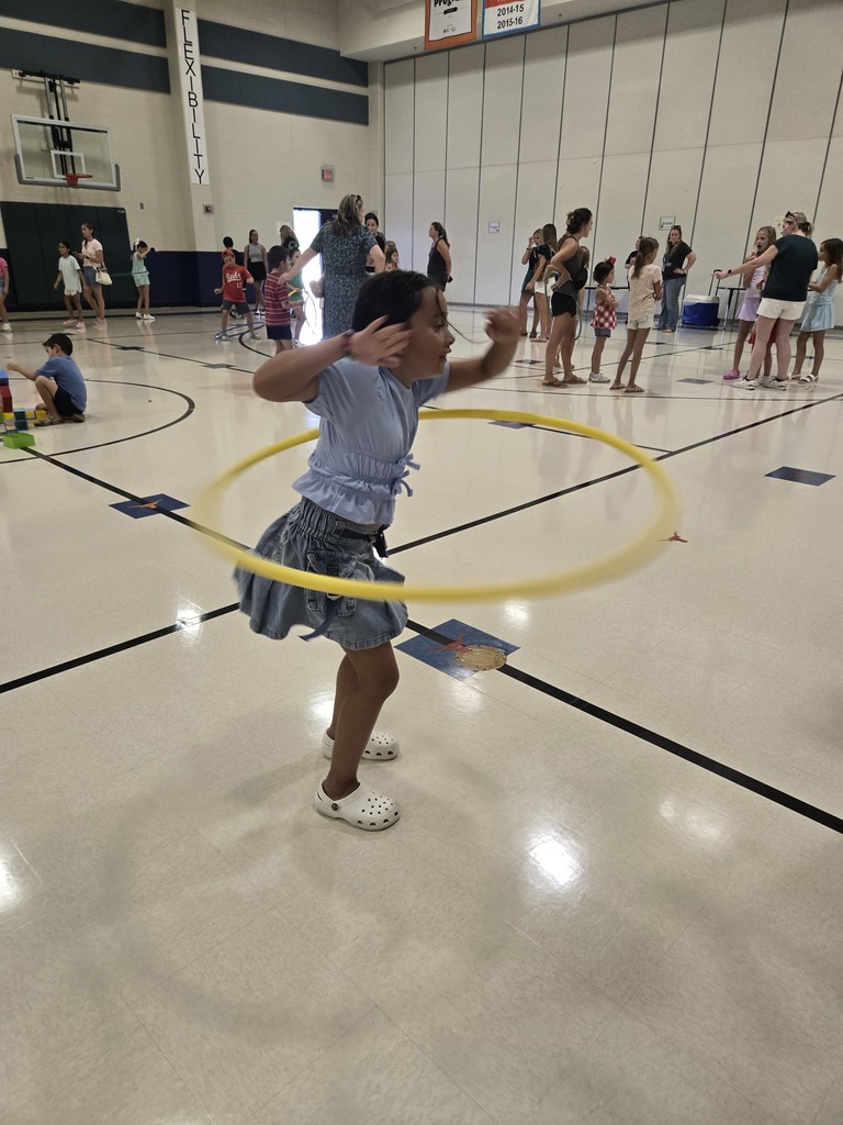 girl hula hooping