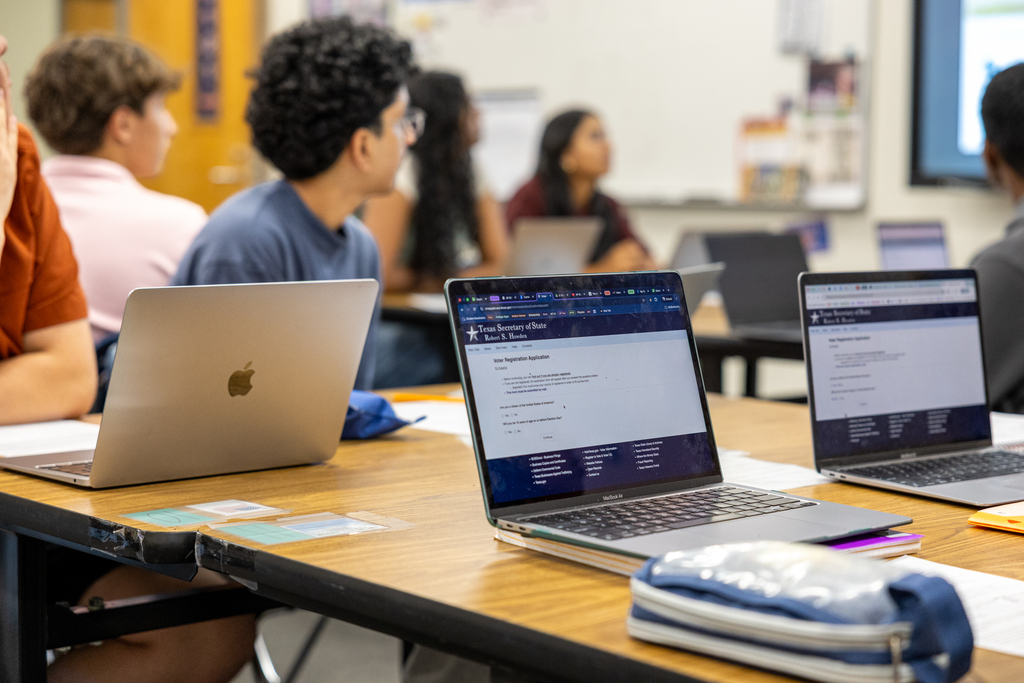 students visit the texas elections website