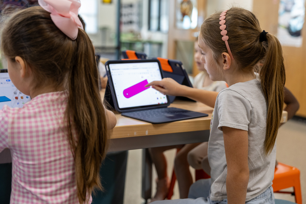 frazier elementary students use ipads