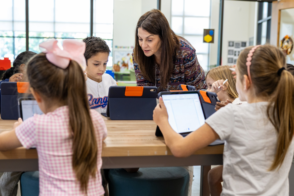 frazier elementary students use ipads