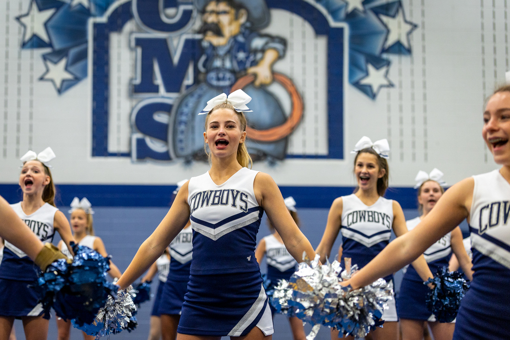 Cheerleaders doing a routine