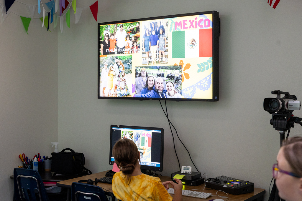 a slide is displayed to highlight the country of mexico