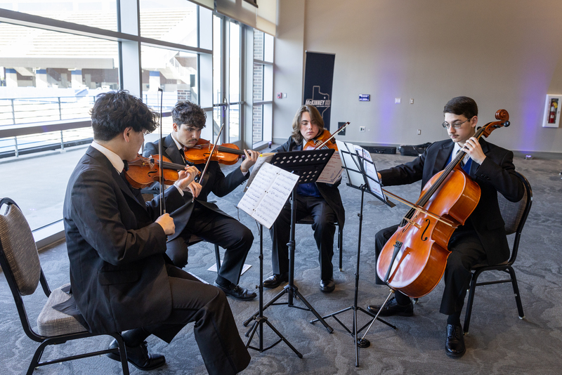 string quartet playing